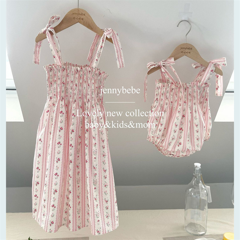 Sweet Little Girls Strap Rompe - Summer Clothing Europe 评论和价格